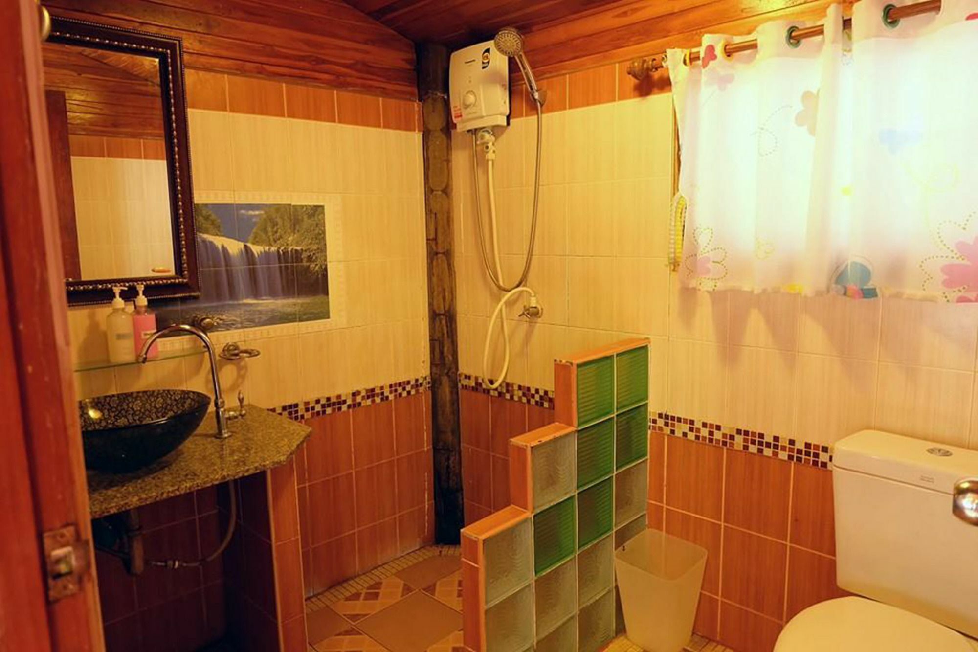 Ban Sairung Hotel Rayong Eksteriør billede